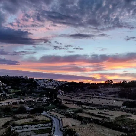Bright In Munxar, Gozo